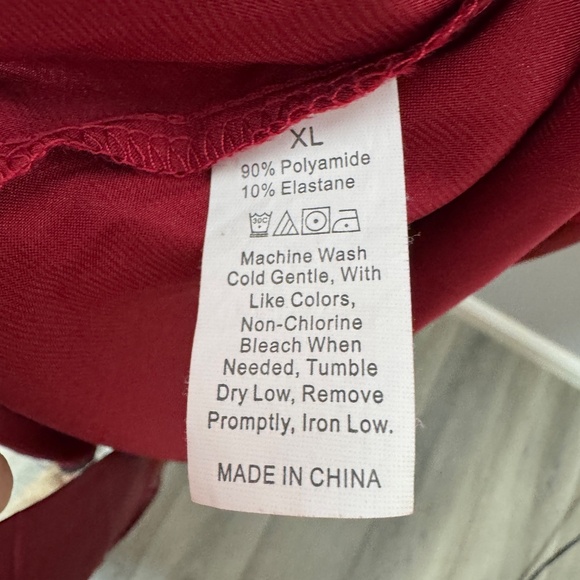 Women's Red  Short Satin Robe with Black Lace Trim size XL - Picture 10 of 13